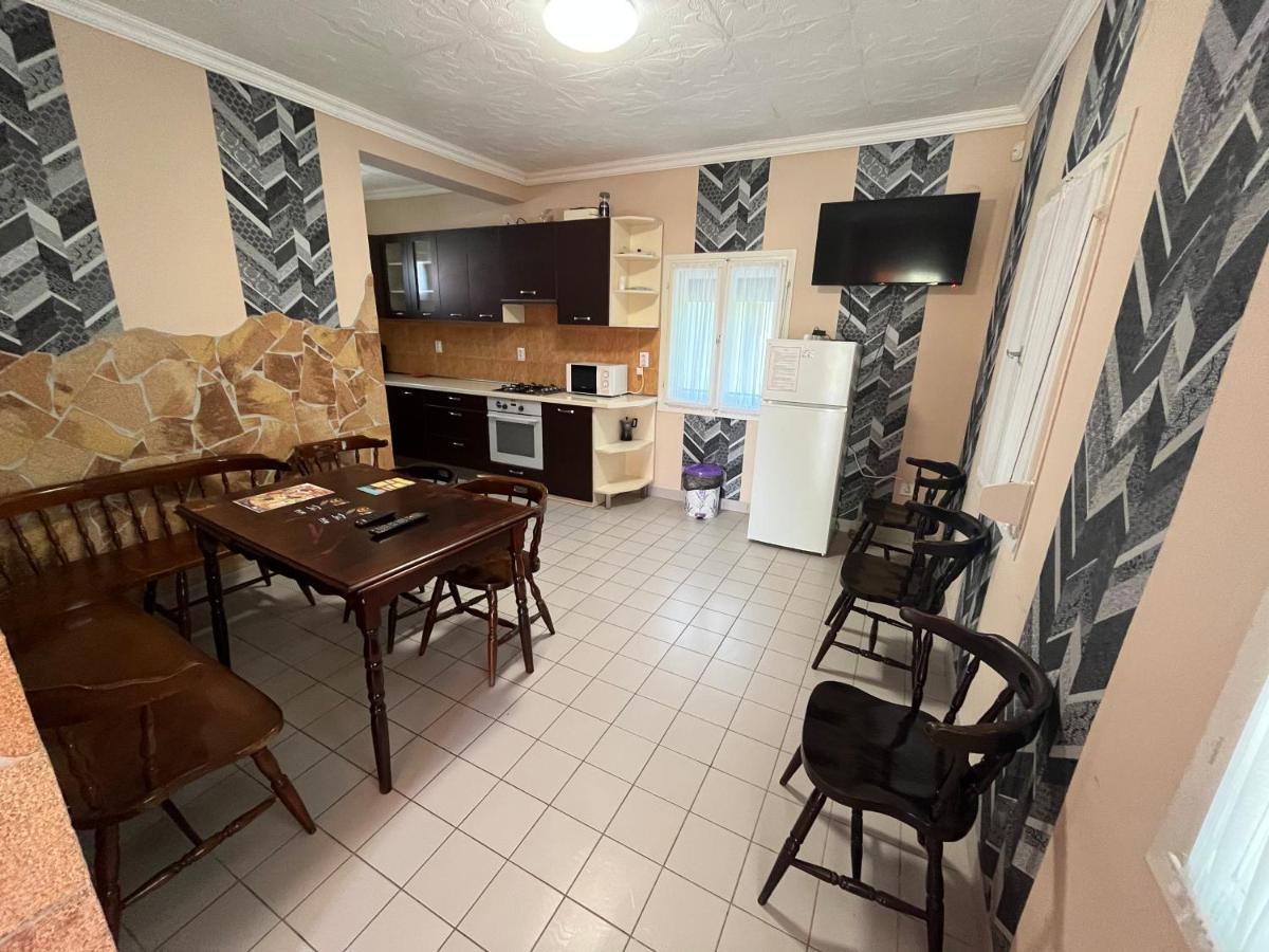 Tiszavirag Apartman Tiszakeszi Екстер'єр фото