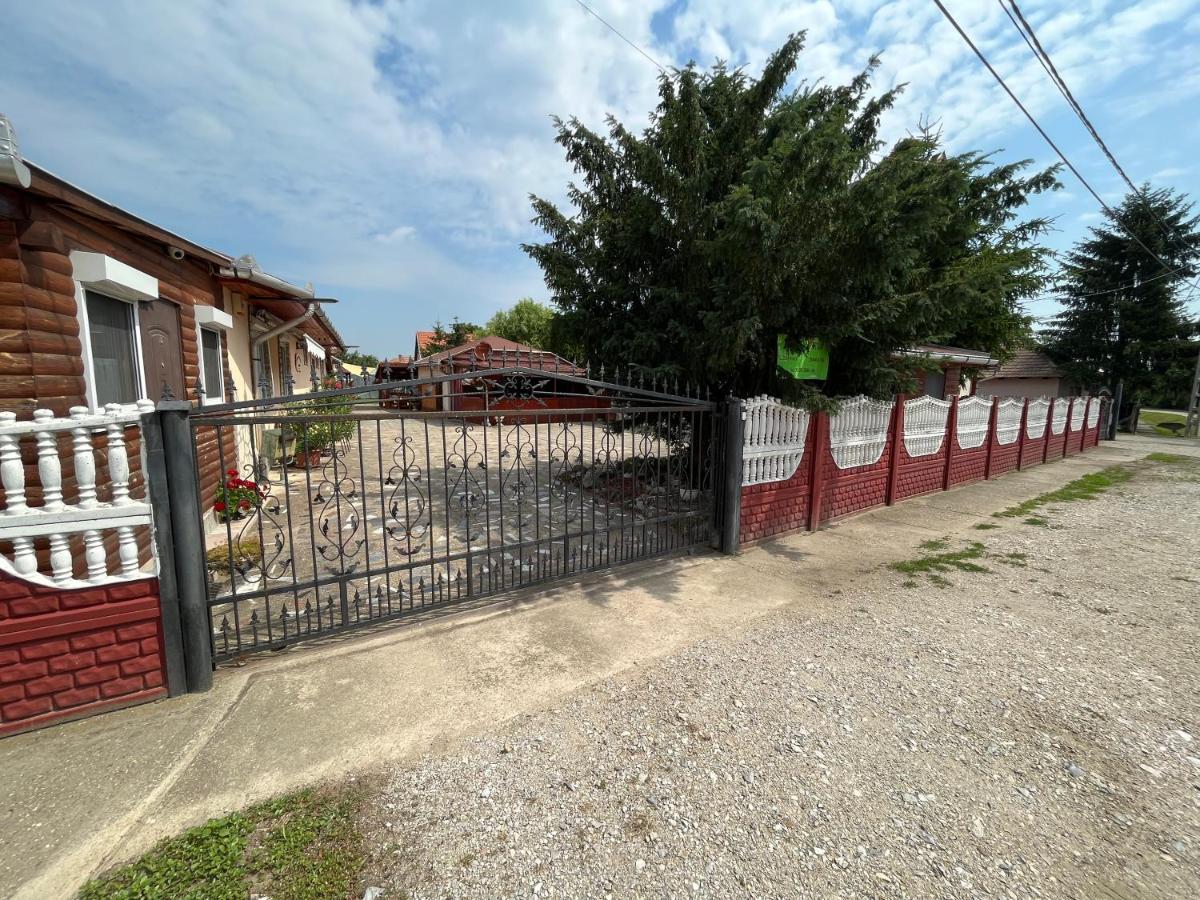 Tiszavirag Apartman Tiszakeszi Екстер'єр фото