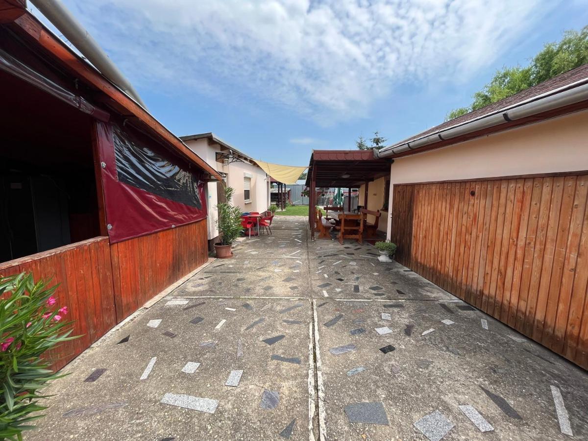 Tiszavirag Apartman Tiszakeszi Екстер'єр фото