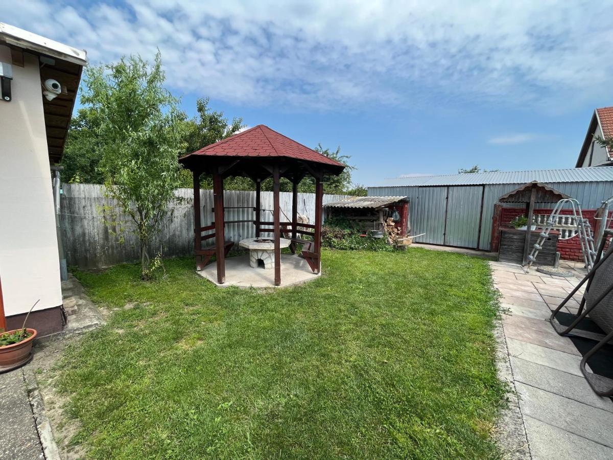 Tiszavirag Apartman Tiszakeszi Екстер'єр фото