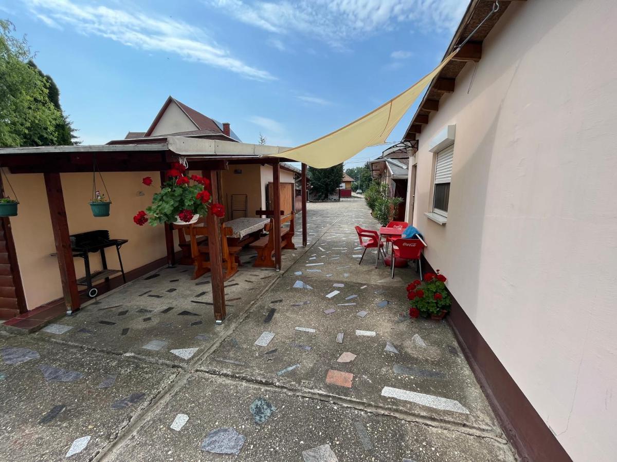 Tiszavirag Apartman Tiszakeszi Екстер'єр фото