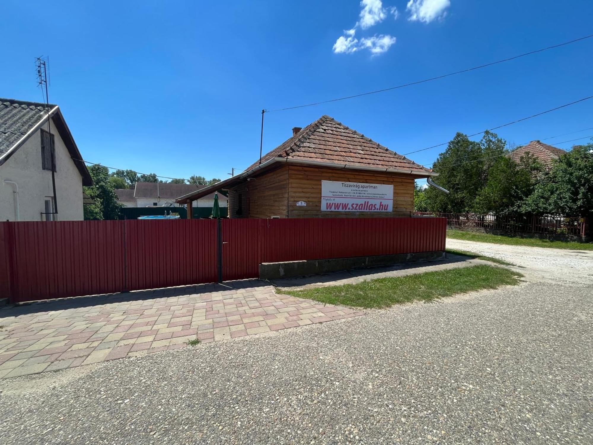 Tiszavirag Apartman Tiszakeszi Екстер'єр фото